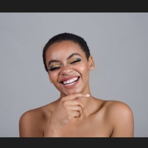 Meet your Posher, Eve